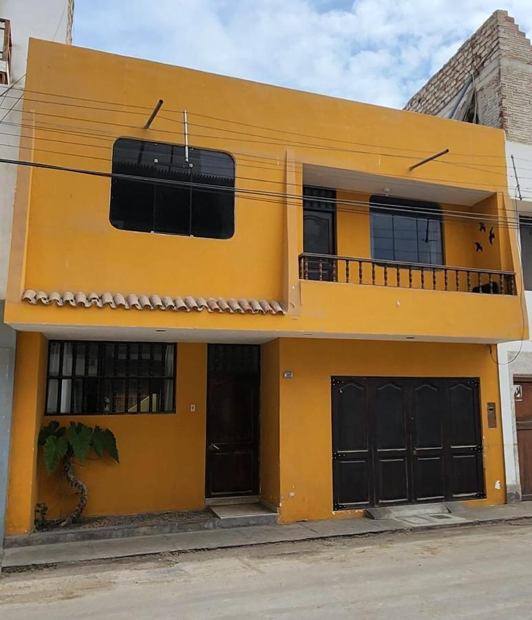 Yellow House Huanchaco Exterior photo